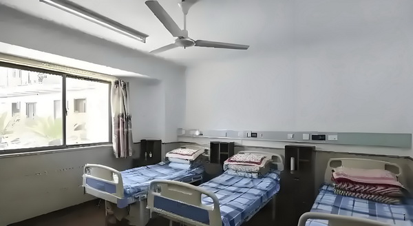 深圳市入户政策_偶遇何猷君穿两年前的增高鞋，奚梦瑶外八严重 偶遇何猷君目的这个根据
